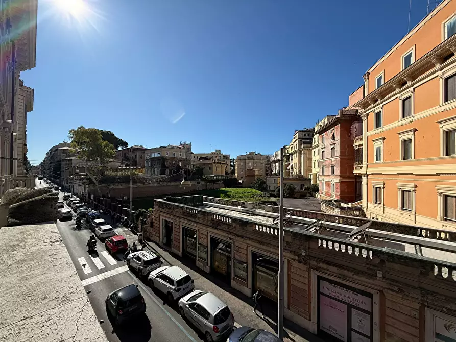 Immagine 10 di Trilocale in vendita  in Via Salaria 126 a Roma