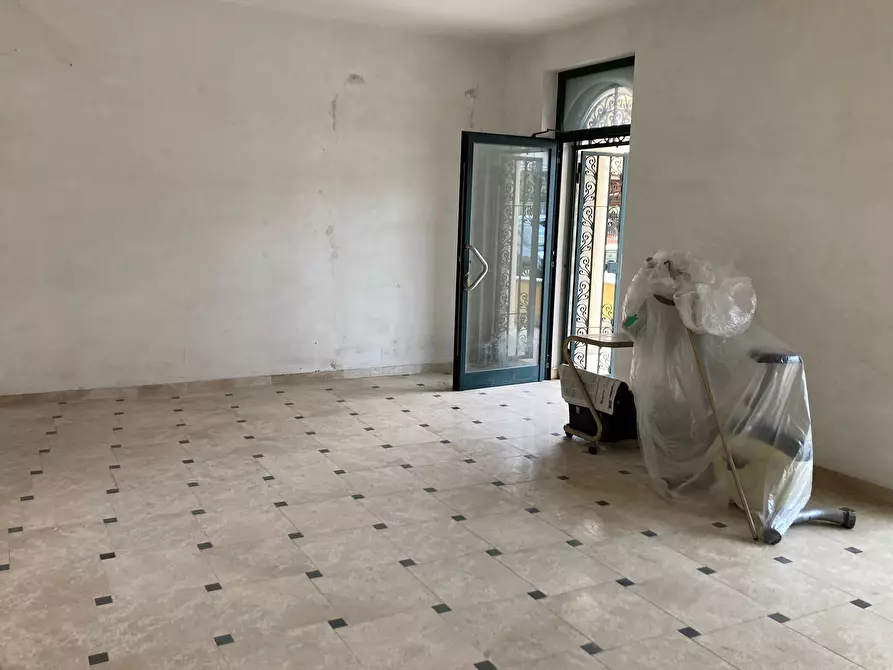 Immagine 2 di Locale commerciale in affitto  in Via Giuseppe Garibaldi 125 A a Guidonia Montecelio