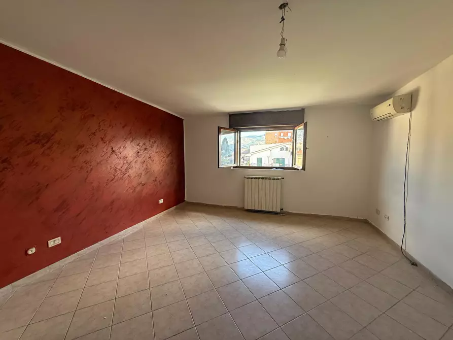 Immagine 25 di Trilocale in vendita  in via maremmana inferiore 110 a Guidonia Montecelio