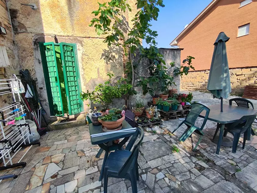 Immagine 4 di Trilocale in vendita  in Via Giuseppe Garibaldi 149 a Guidonia Montecelio
