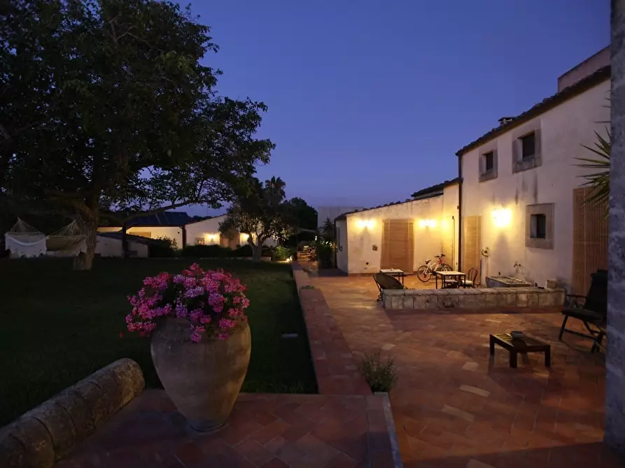 Immagine 6 di Rustico / casale in vendita  in CONTRADA AGUGLIA a Noto