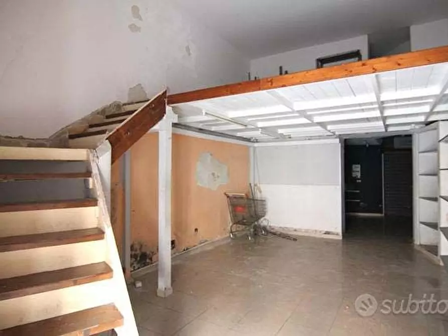 Immagine 3 di Locale commerciale in affitto  in Via Francesco Crispi a Siracusa