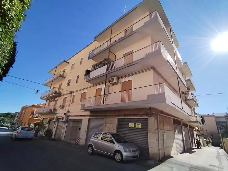 Immagine 34 di Quadrilocale in vendita  in Viale Epipoli 11 a Siracusa