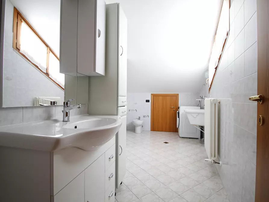 Immagine 11 di Quadrilocale in vendita  a Cesena