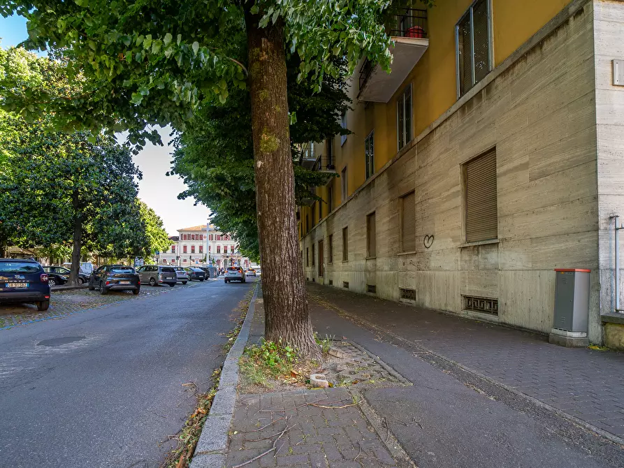 Immagine 1 di Pentalocale in vendita  in Viale Osacca 4 a Parma