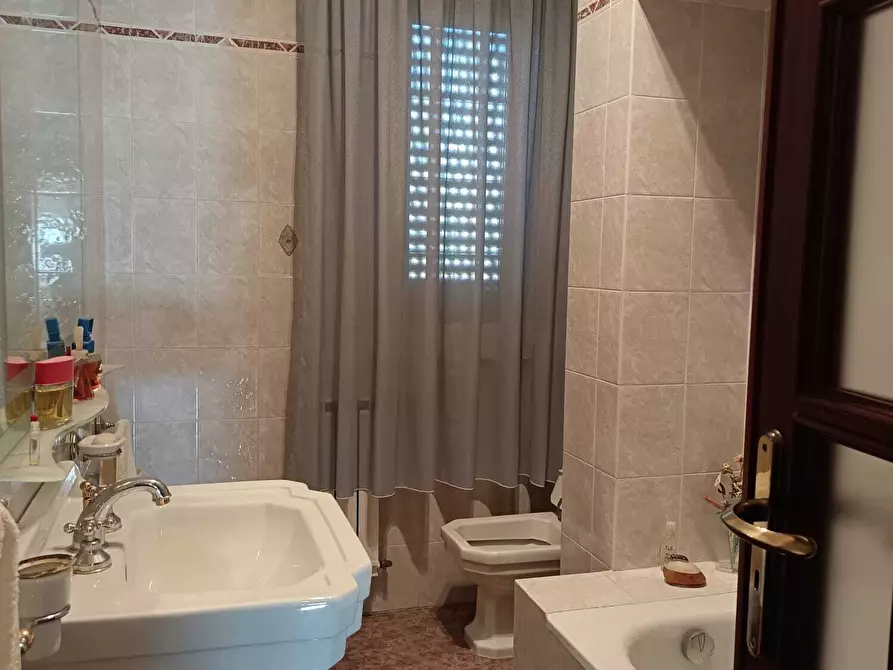 Immagine 13 di Pentalocale in vendita  a Palermo