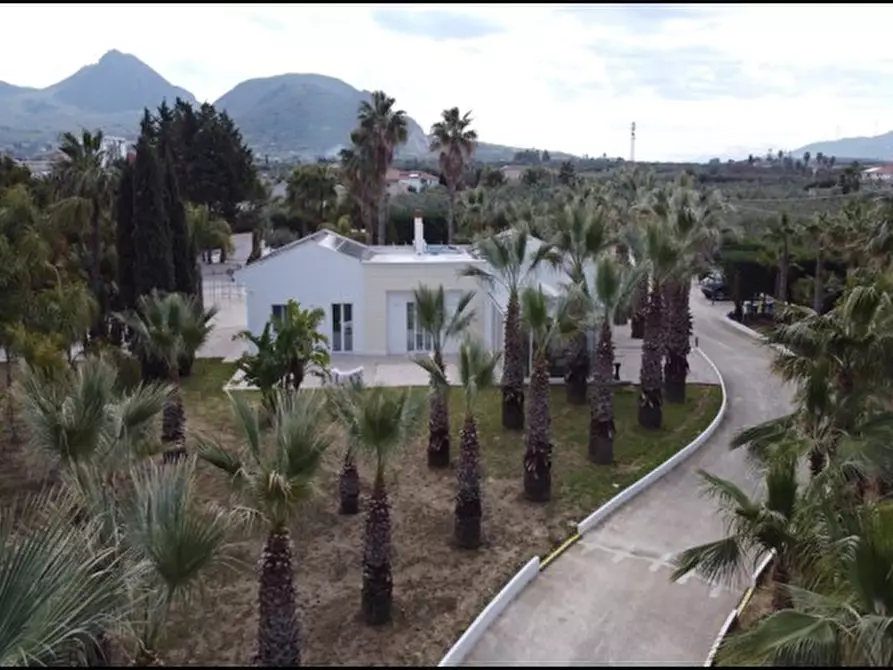 Immagine 25 di Villa in vendita  a Partinico