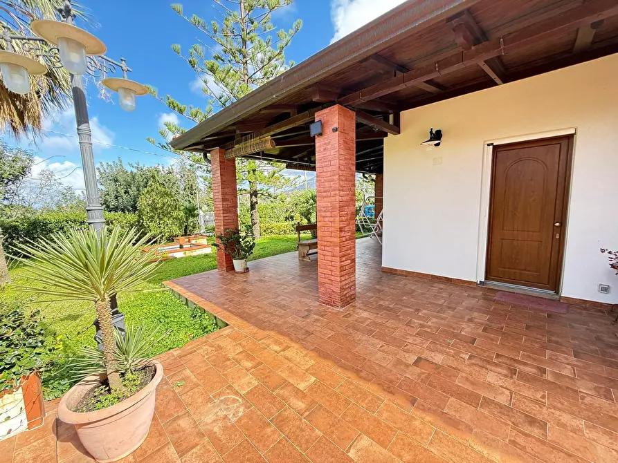 Immagine 3 di Casa indipendente in vendita  a Carini