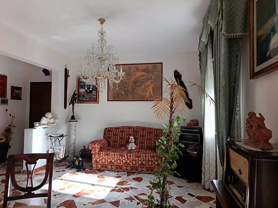 Immagine 5 di Pentalocale in vendita  a Palermo