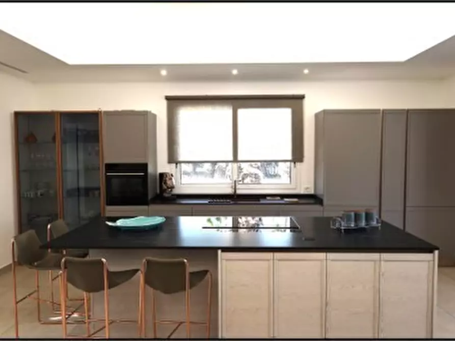 Immagine 11 di Villa in vendita  a Partinico