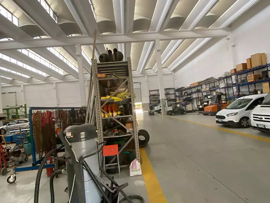 Immagine 4 di Capannone industriale in affitto  a Milano