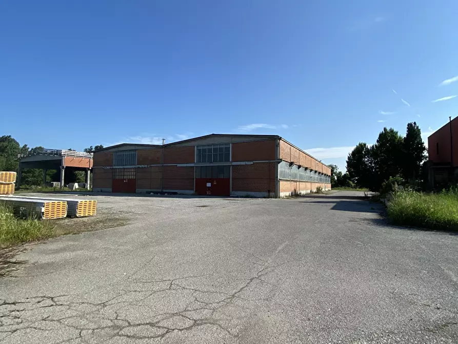 Immagine 25 di Capannone industriale in affitto  in strada Provinciale 26 20 a San Martino In Strada