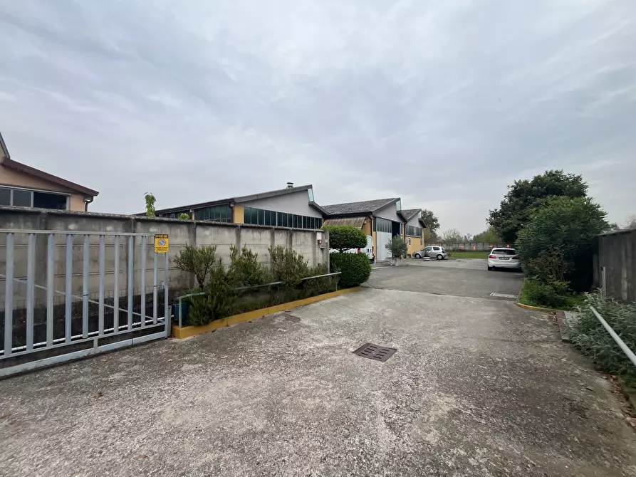 Immagine 18 di Capannone industriale in vendita  in Via Selvagreca 45 a Lodi