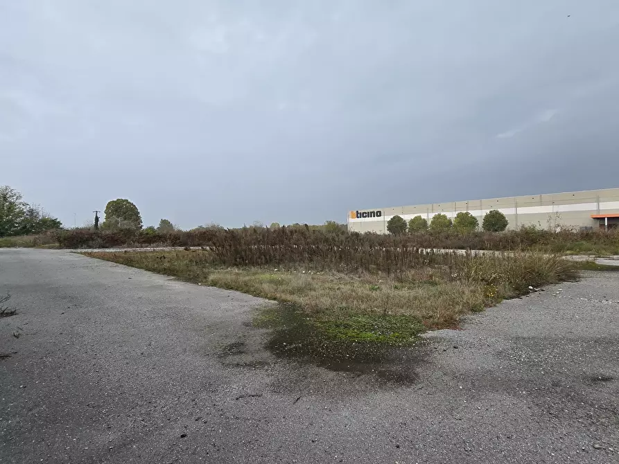 Immagine 1 di Terreno industriale in vendita  in SP234 8 a Ospedaletto Lodigiano