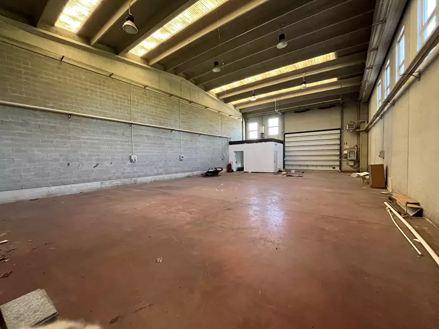 Immagine 1 di Capannone industriale in vendita  in Dossino 31 a Cura Carpignano