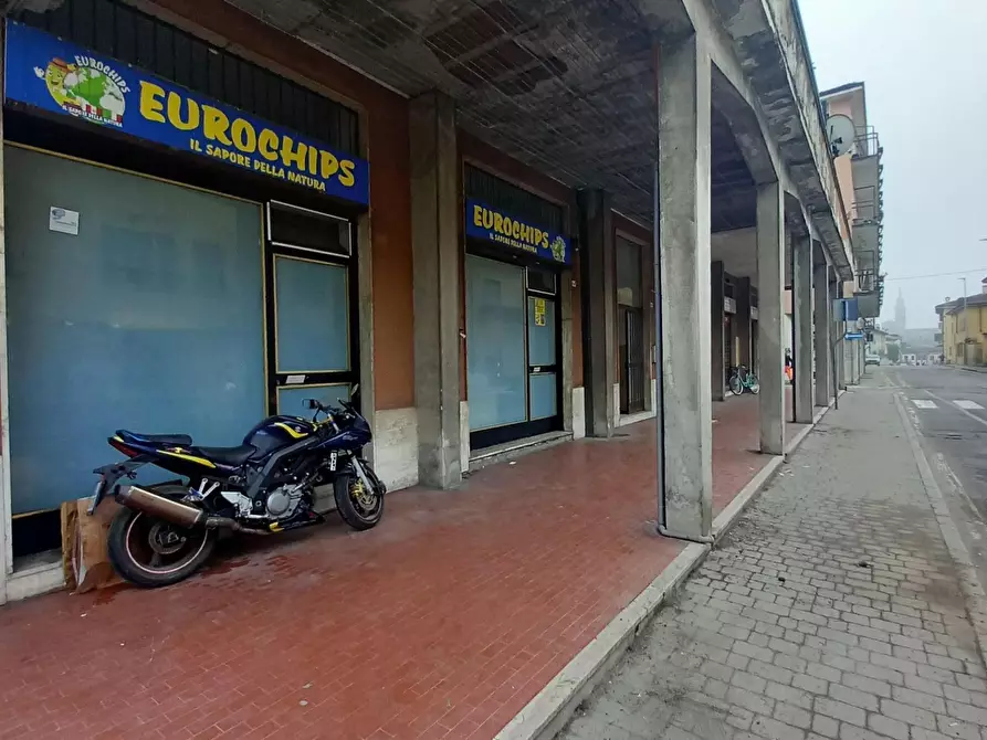 Immagine 7 di Locale commerciale in vendita  in Via Cavour 58 a Sant'angelo Lodigiano