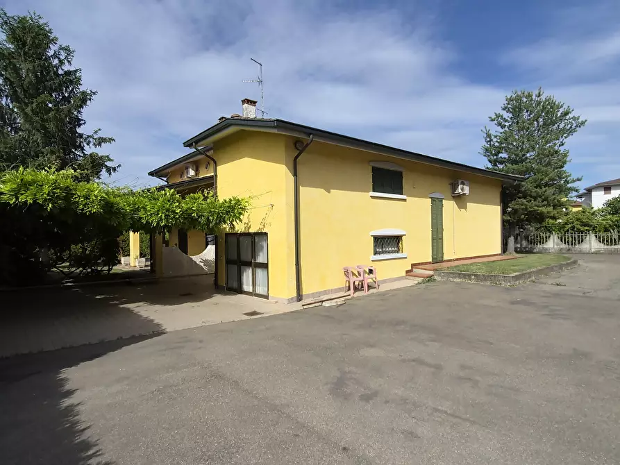 Immagine 2 di Villa in vendita  in Via Valletta 29 a Casalmaggiore