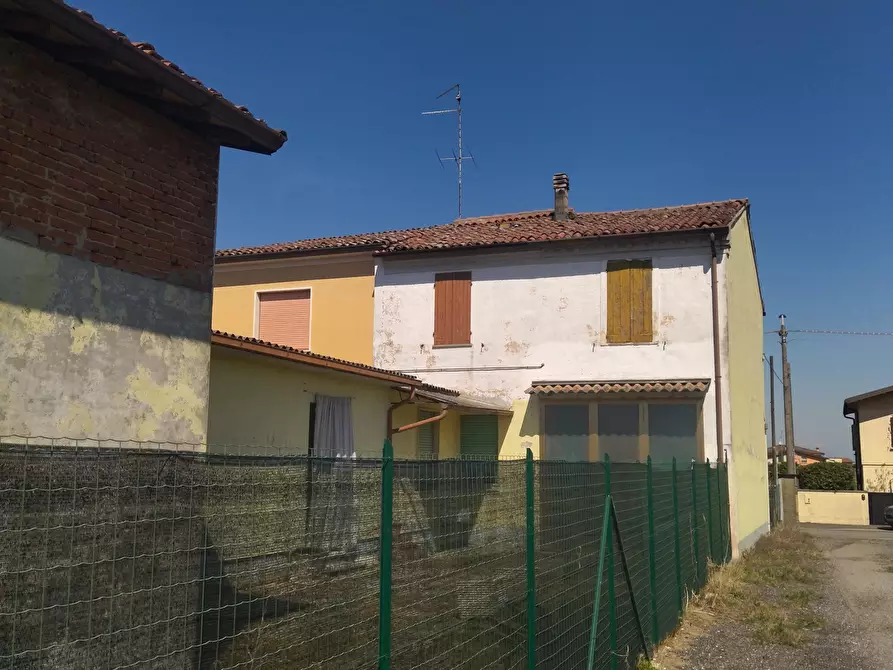 Immagine 5 di Casa indipendente in vendita  in VIA GIOVANNI CADOLINI 48 a Rivarolo Del Re Ed Uniti