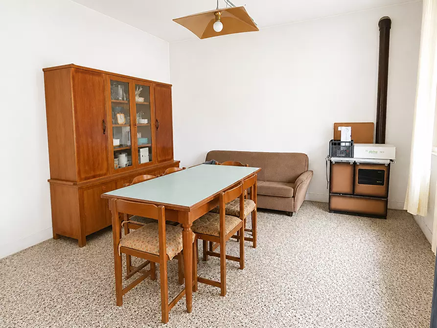 Immagine 1 di Casa indipendente in vendita  a Ceregnano
