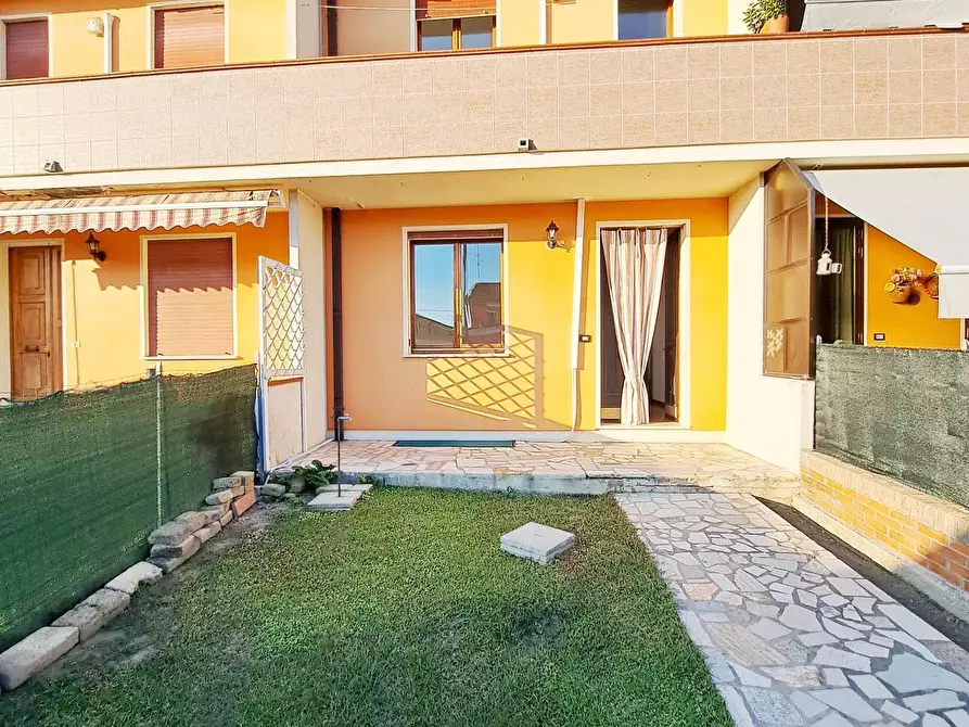 Immagine 3 di Villetta a schiera in vendita  a Rovigo