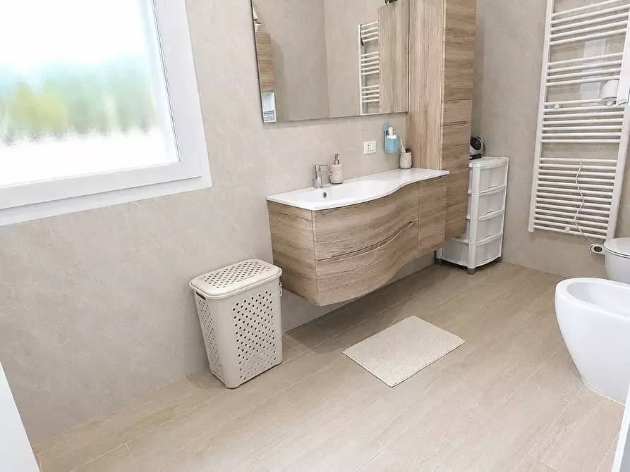 Immagine 19 di Casa indipendente in vendita  a Rovigo