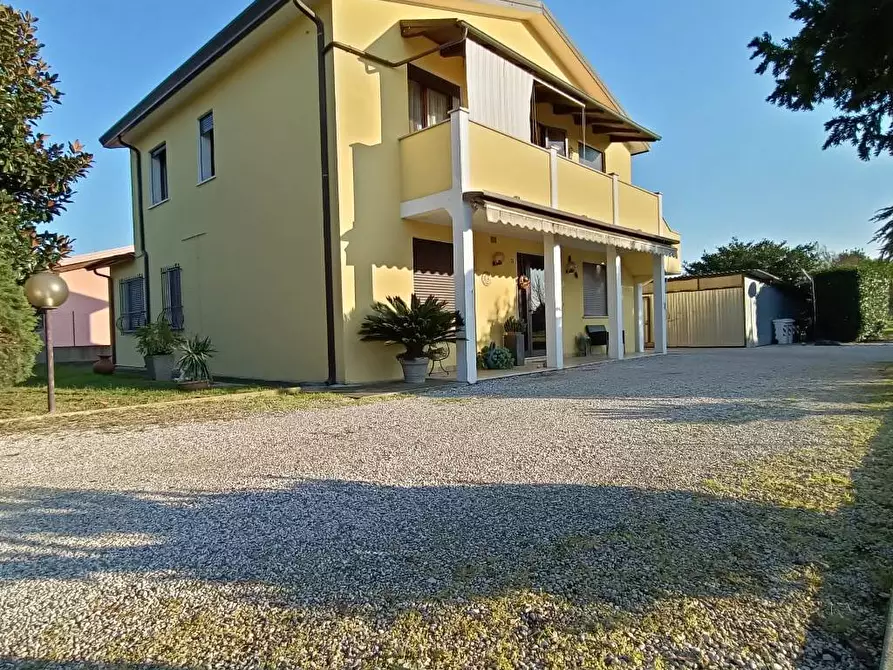 Immagine 1 di Casa indipendente in vendita  a Rovigo