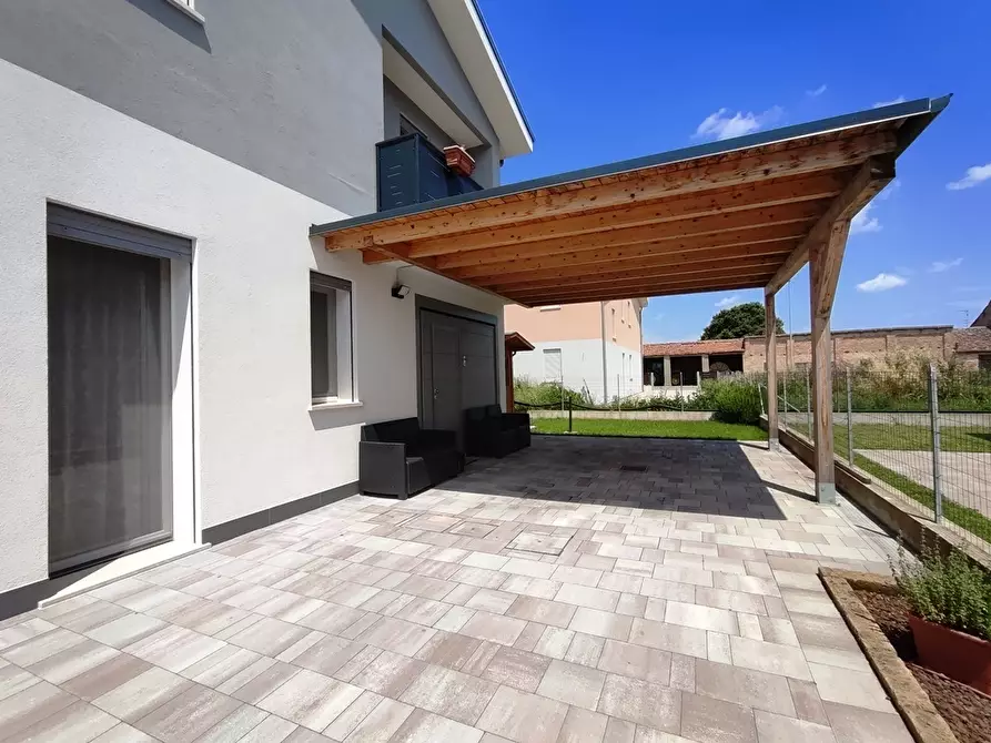 Immagine 2 di Casa bifamiliare in vendita  a Pontecchio Polesine