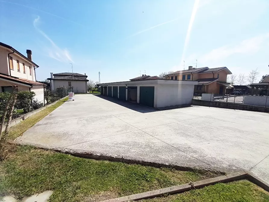 Immagine 4 di Appartamento in vendita  in Piazza San Sebastiano 167 a Badia Polesine