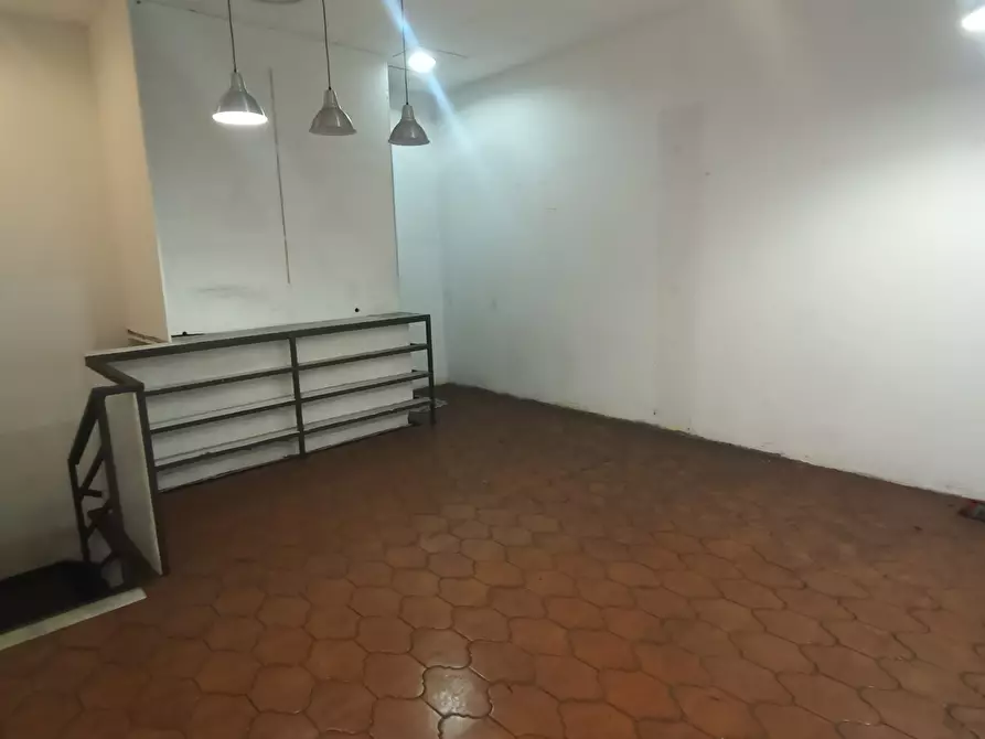 Immagine 7 di Locale commerciale in vendita  in Via Alessandro Volta a San Remo