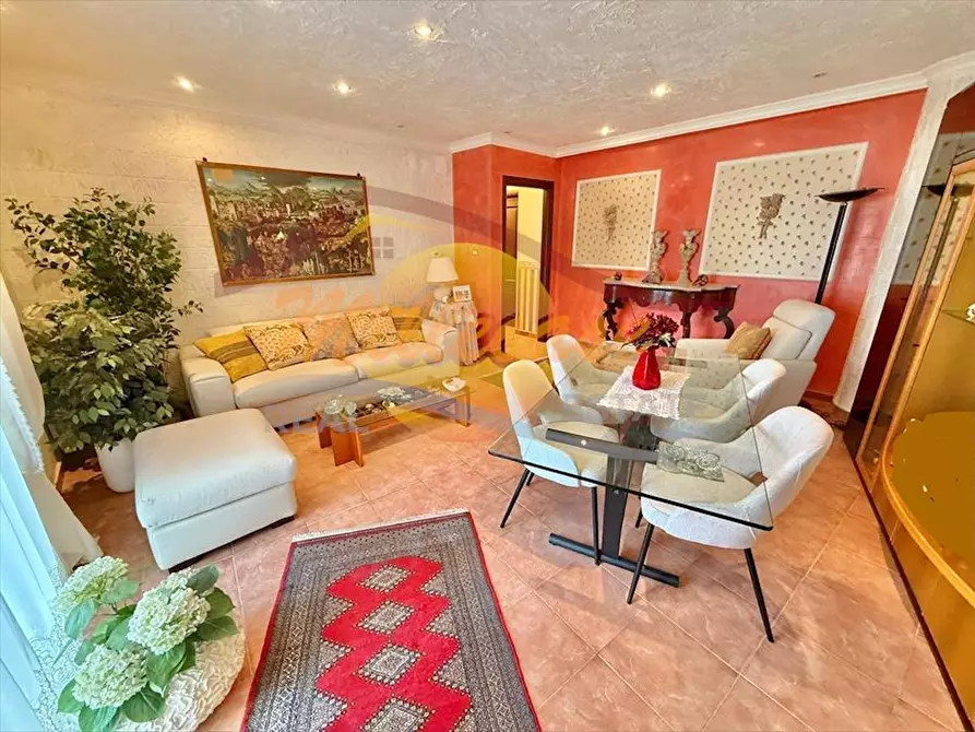 Immagine 18 di Pentalocale in vendita  in Via Filisto a Siracusa