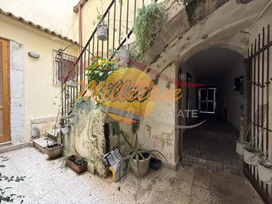 Immagine 5 di Bilocale in vendita  in VIA DELLA GIUDECCA a Siracusa