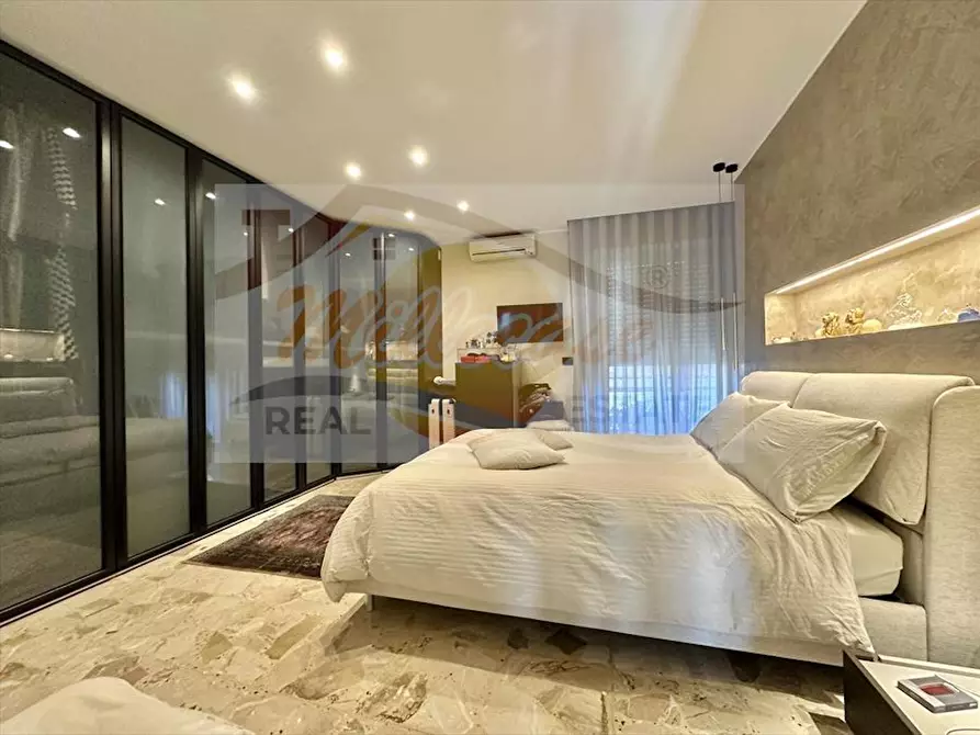 Immagine 15 di Pentalocale in vendita  in VIA MINEO a Siracusa