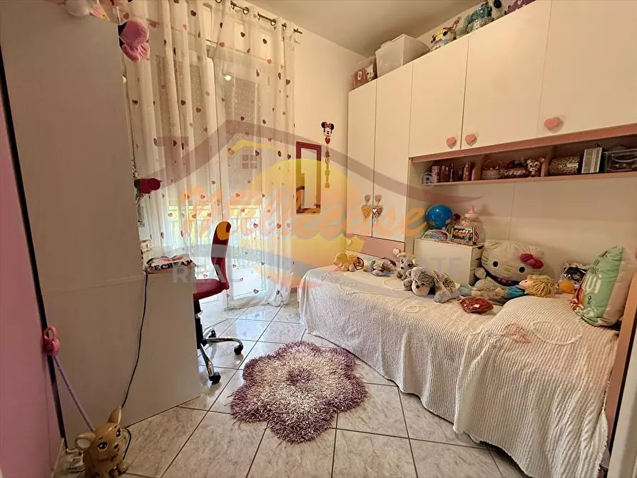 Immagine 24 di Pentalocale in vendita  in Via Monte Tosa a Siracusa