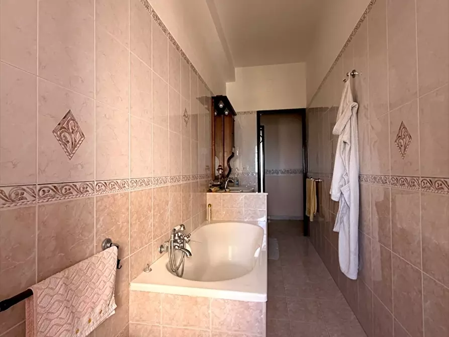 Immagine 5 di Quadrilocale in vendita  in Viale dei Comuni a Siracusa
