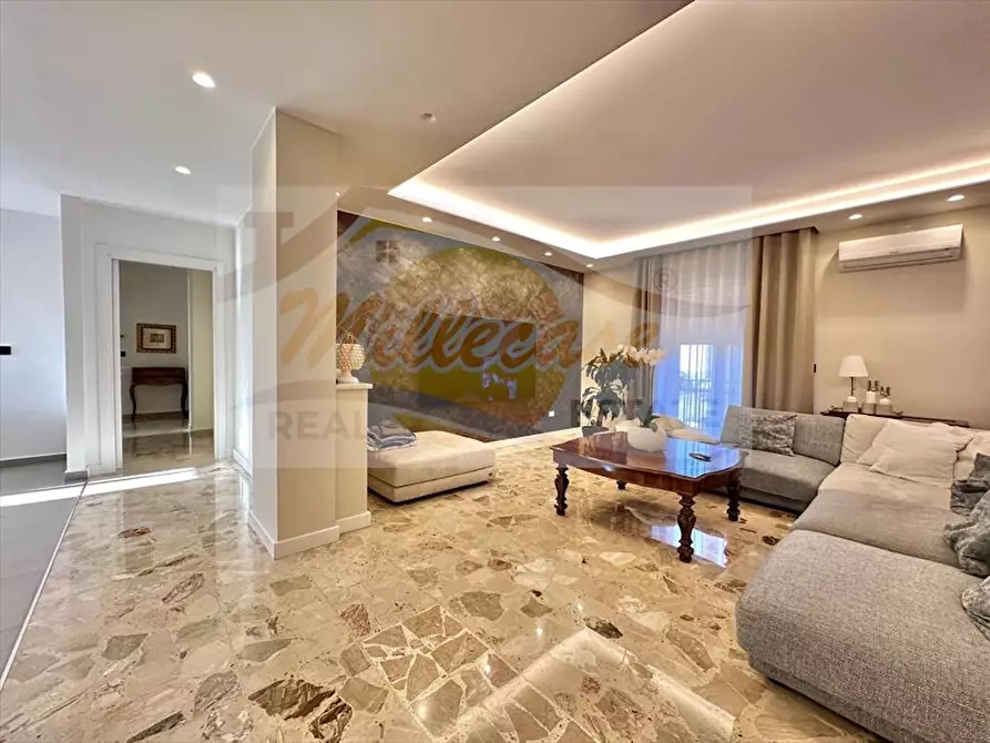 Immagine 23 di Pentalocale in vendita  in VIA MINEO a Siracusa