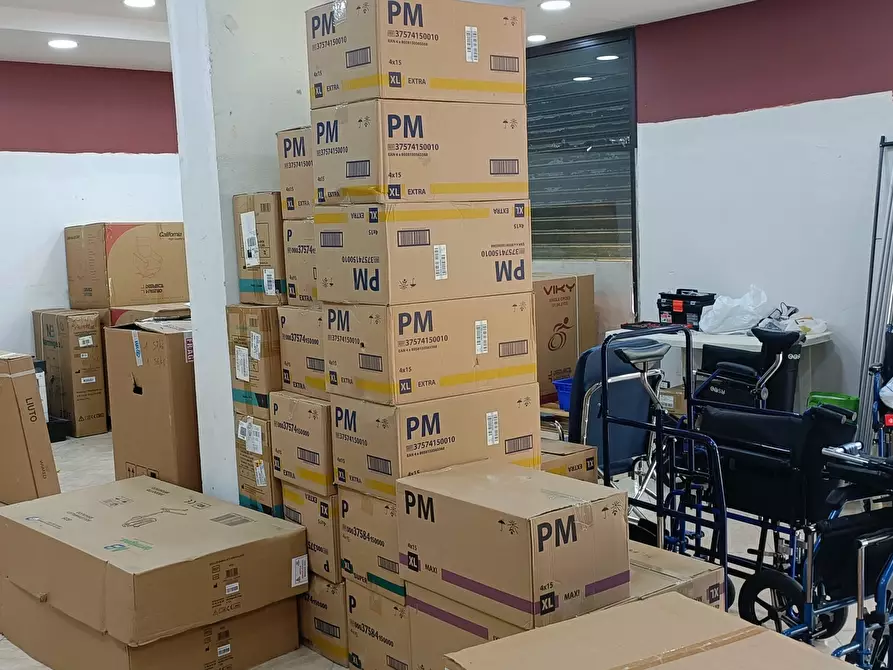 Immagine 2 di Locale commerciale in affitto  in Via dei Bizantini a Lamezia Terme