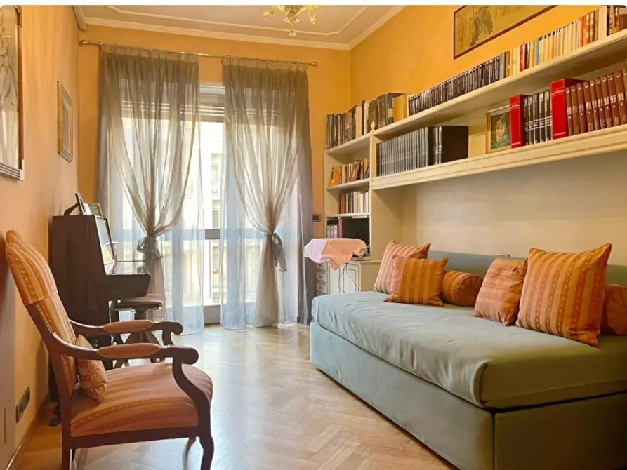 Immagine 11 di Pentalocale in affitto  a Torino