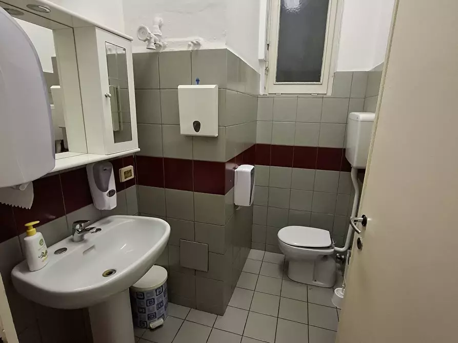 Immagine 14 di Ufficio in affitto  in Corso Duca degli Abruzzi 15 a Torino