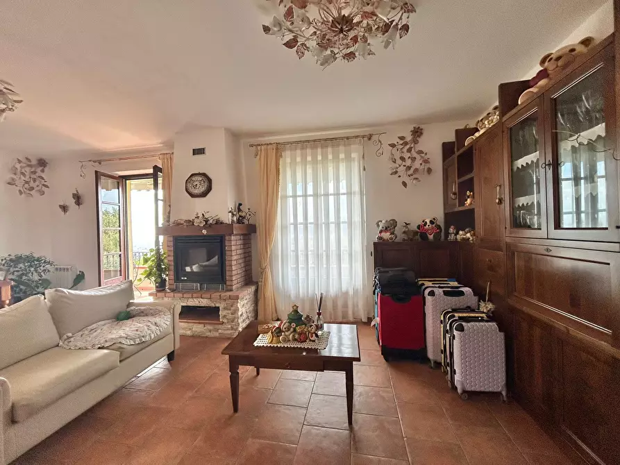 Immagine 17 di Villa in vendita  a Sarzana