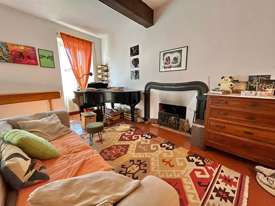 Immagine 5 di Pentalocale in vendita  a Sarzana