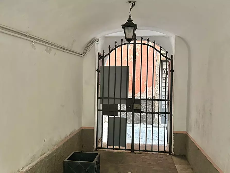 Immagine 5 di Locale commerciale in vendita  a Sarzana