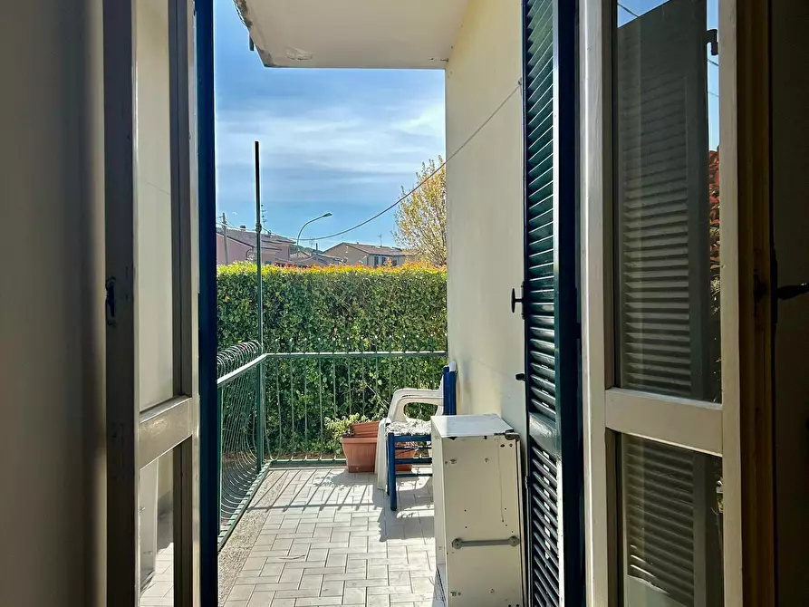 Immagine 15 di Quadrilocale in vendita  a Ameglia