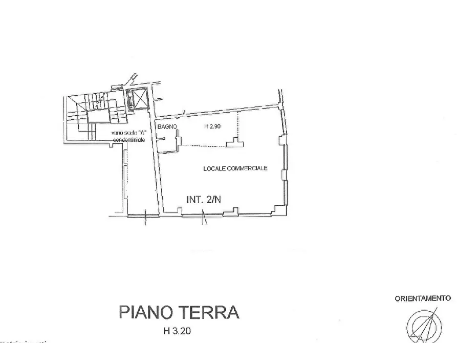 Immagine 1 di Locale commerciale in affitto  a Sarzana