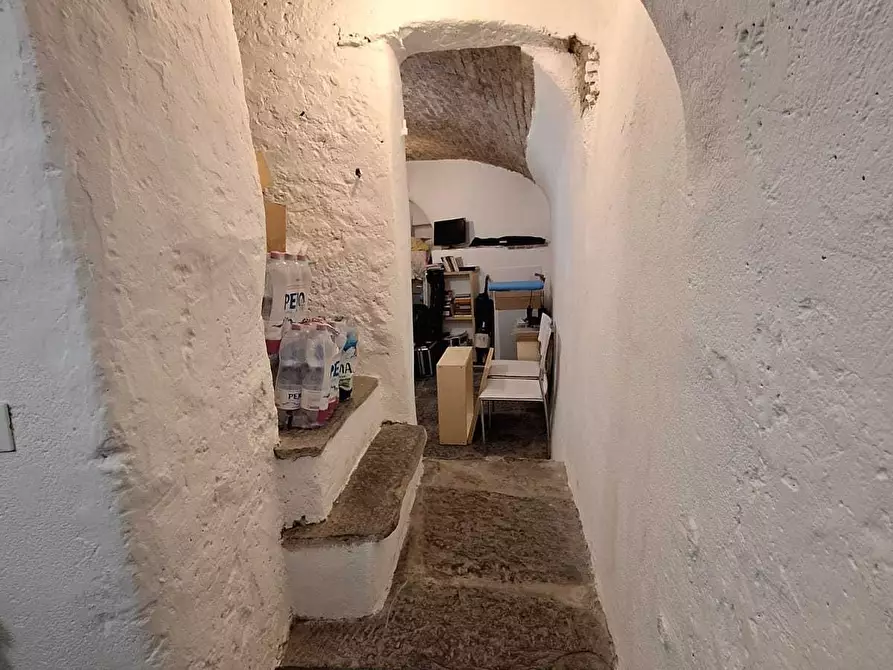 Immagine 14 di Locale commerciale in affitto  in Via Sobborgo Spina 16 a Sarzana