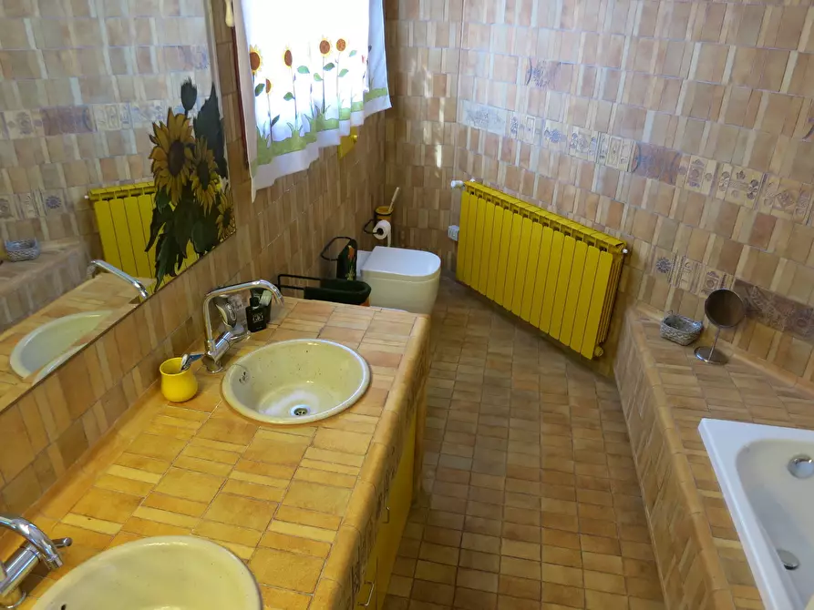 Immagine 13 di Villa in vendita  a Sarzana