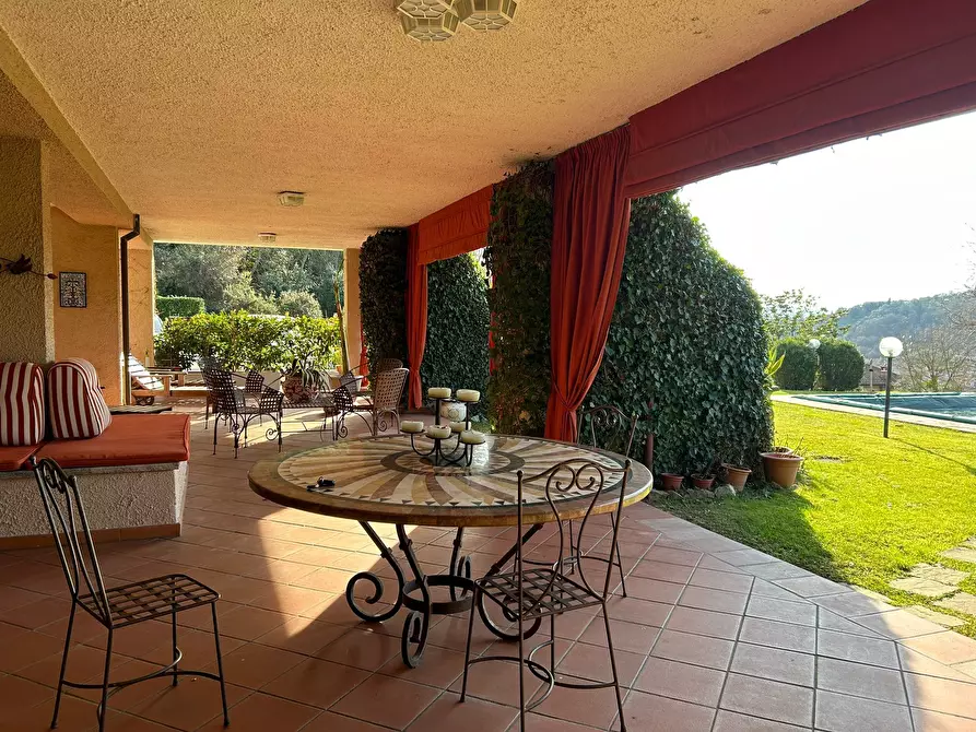 Immagine 13 di Villa in vendita  a Sarzana