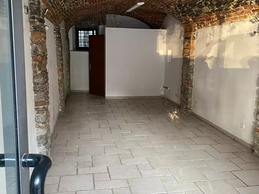 Immagine 3 di Locale commerciale in vendita  a Sarzana