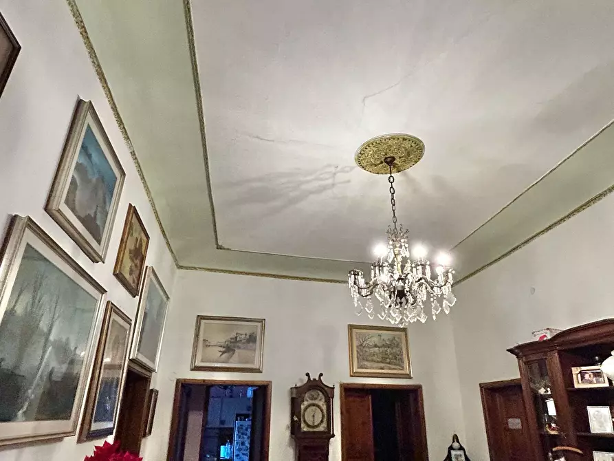 Immagine 4 di Pentalocale in vendita  a Sarzana