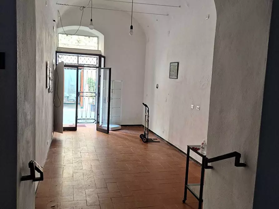 Immagine 1 di Locale commerciale in affitto  a Sarzana