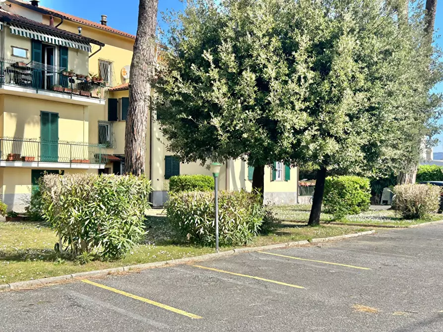 Immagine 4 di Quadrilocale in vendita  a Ameglia